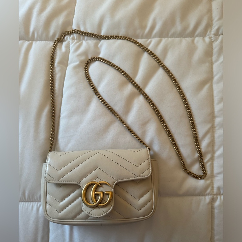 GG Marmont Leather Super Mini Bag